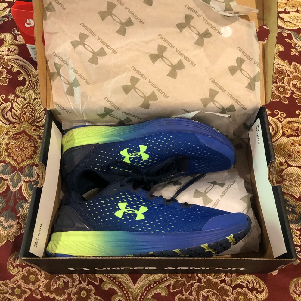 Under Armour BGS Charged Bandit size 5.5